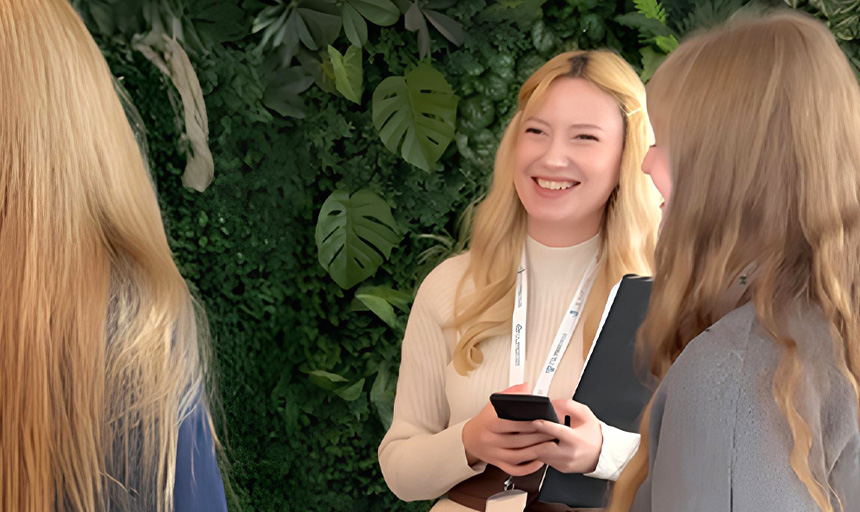 Companion-friendly hotel package